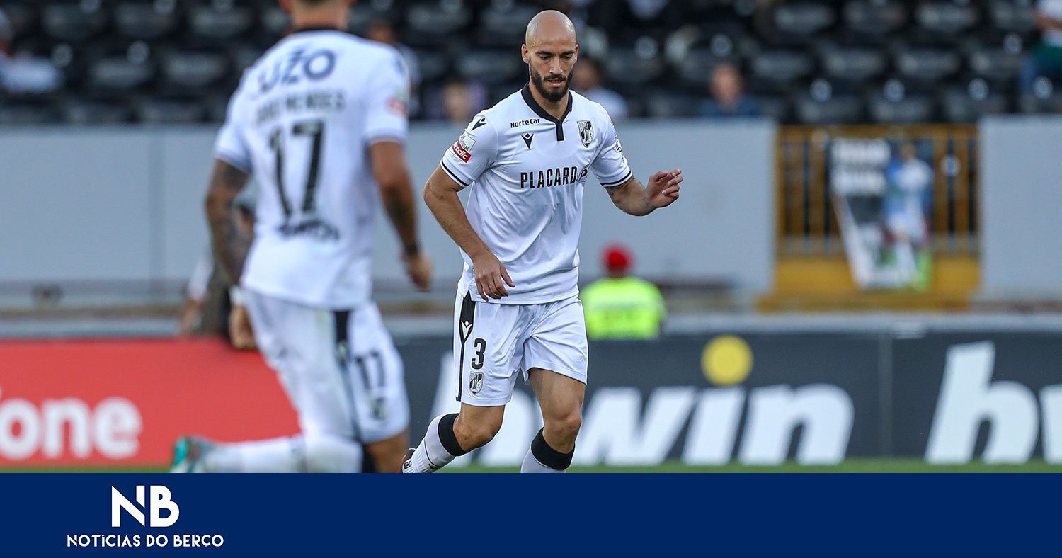 Expulsão de João Mendes contribuiu para a pesada derrota na Luz