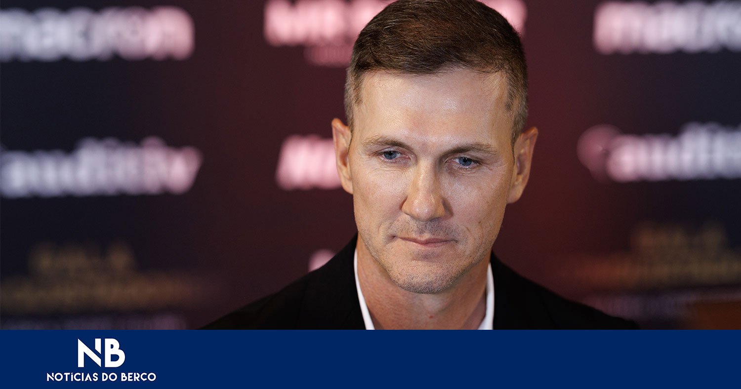 Paulo Turra deixa o comando técnico do Vitória