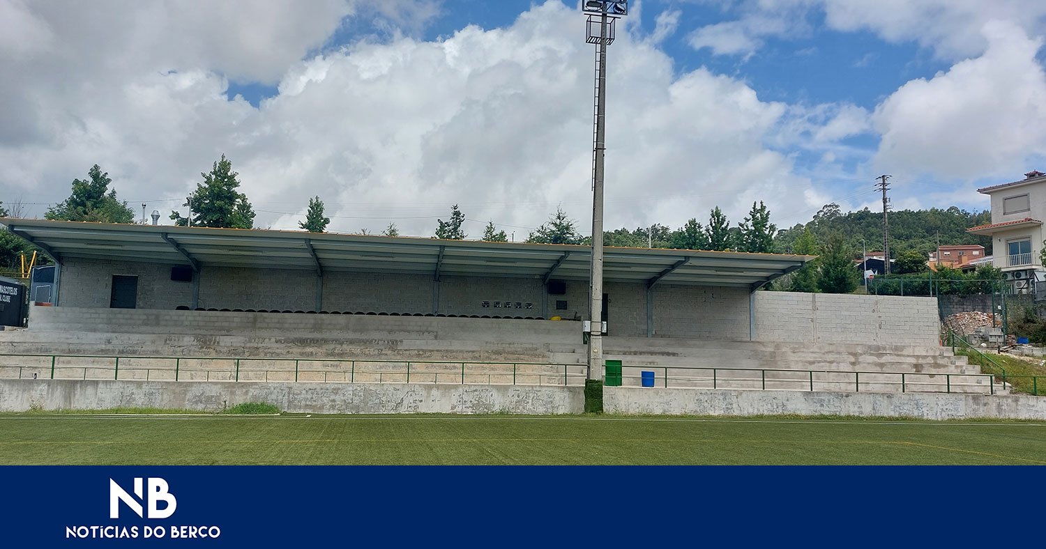 Dérbi entre Pevidém e Sandinenses em Santiago Mascotelos