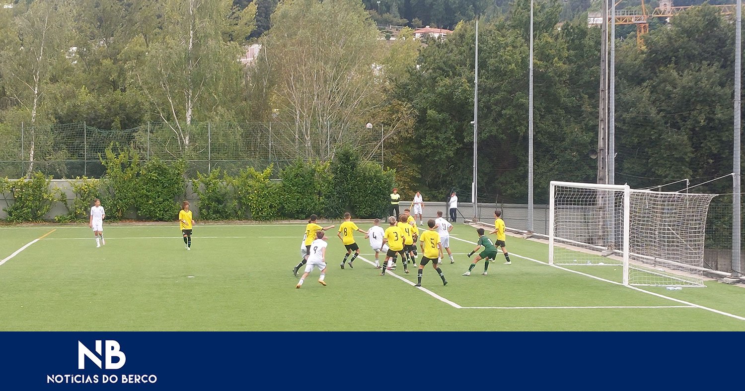 Iniciados sorriem na receção ao Boavista