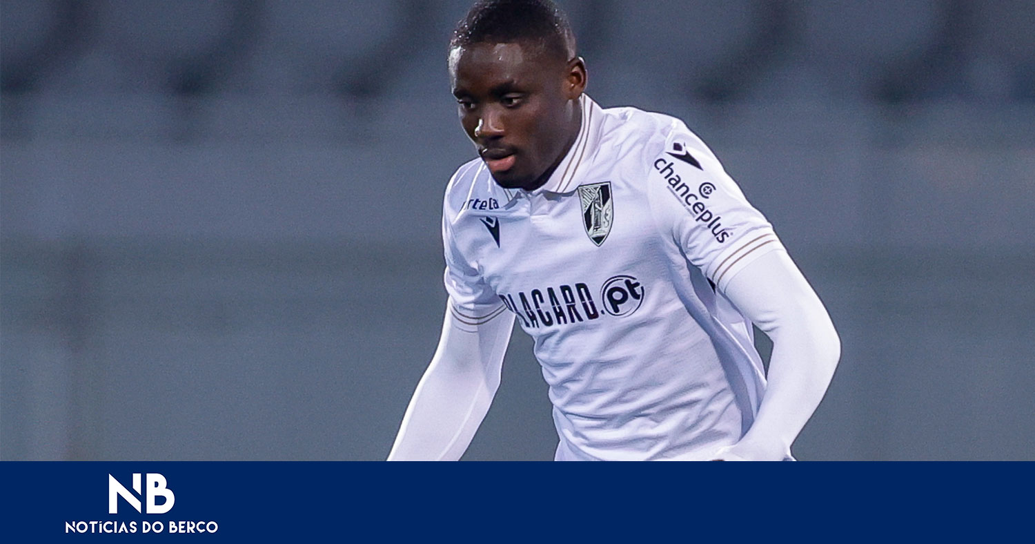 Beni Mukendi e Nuno Santos espreitam titularidade