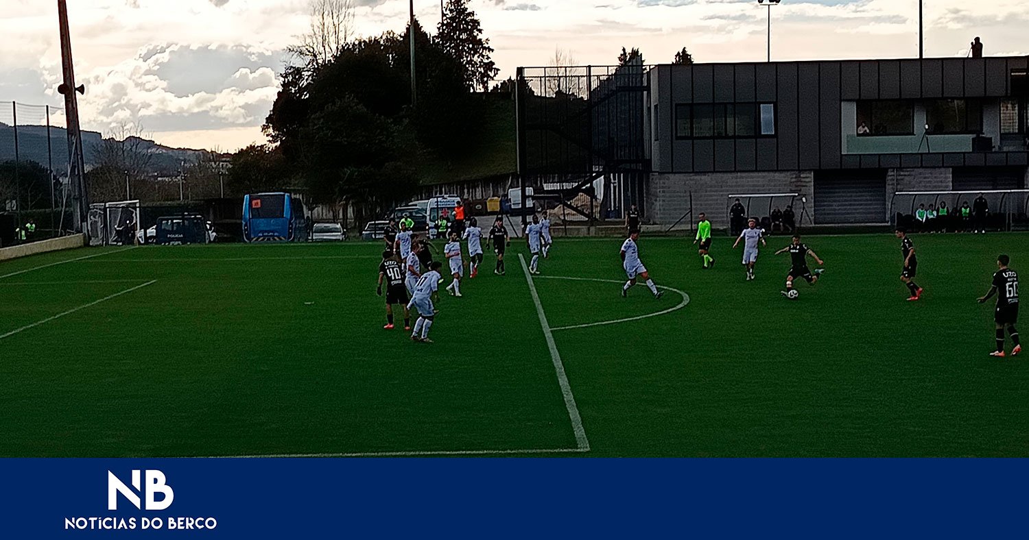 Vitória B vence dérbi em segue firme na liderança