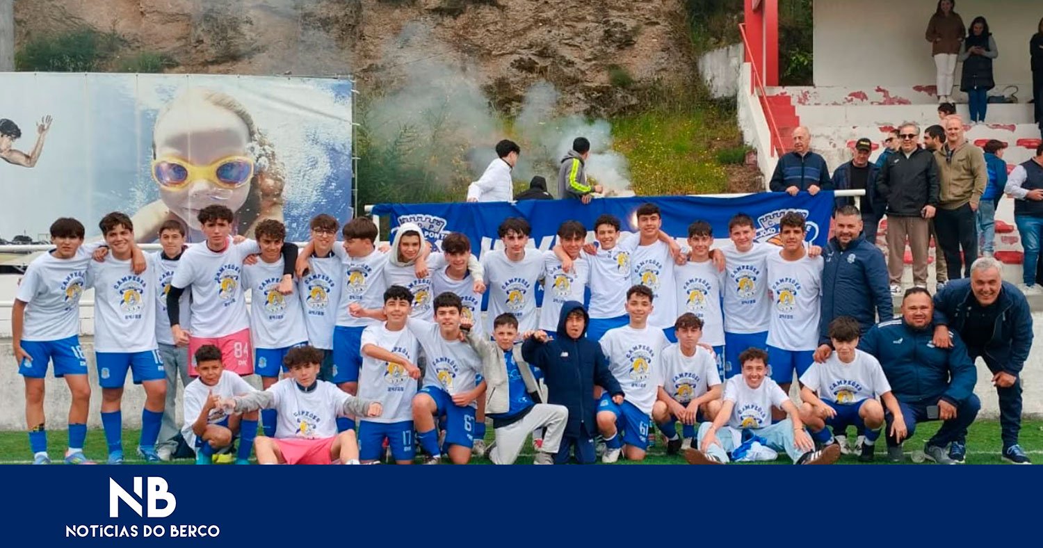 Iniciados do Ponte festejam subida