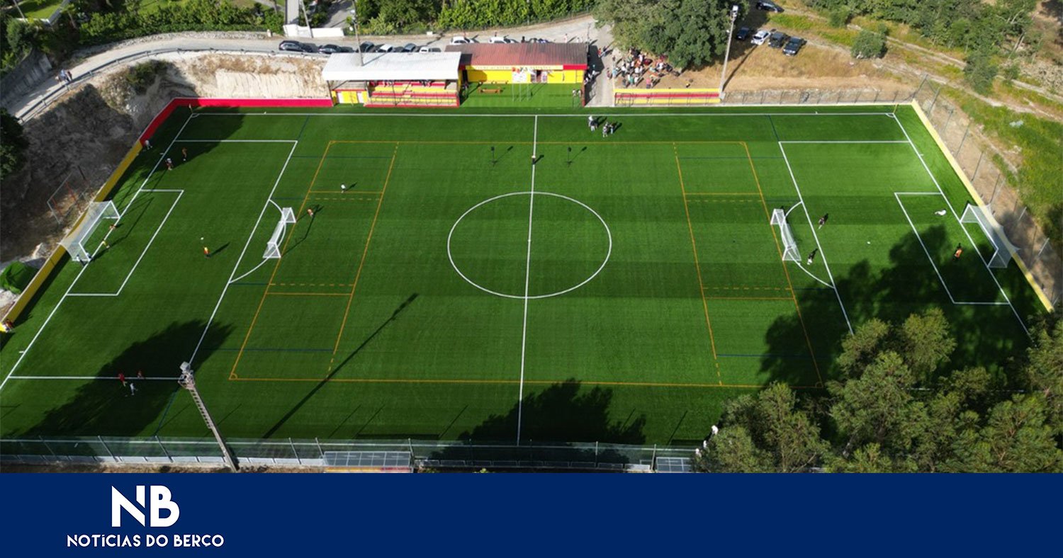 Relvado sintético em dia histórico para o Castelões