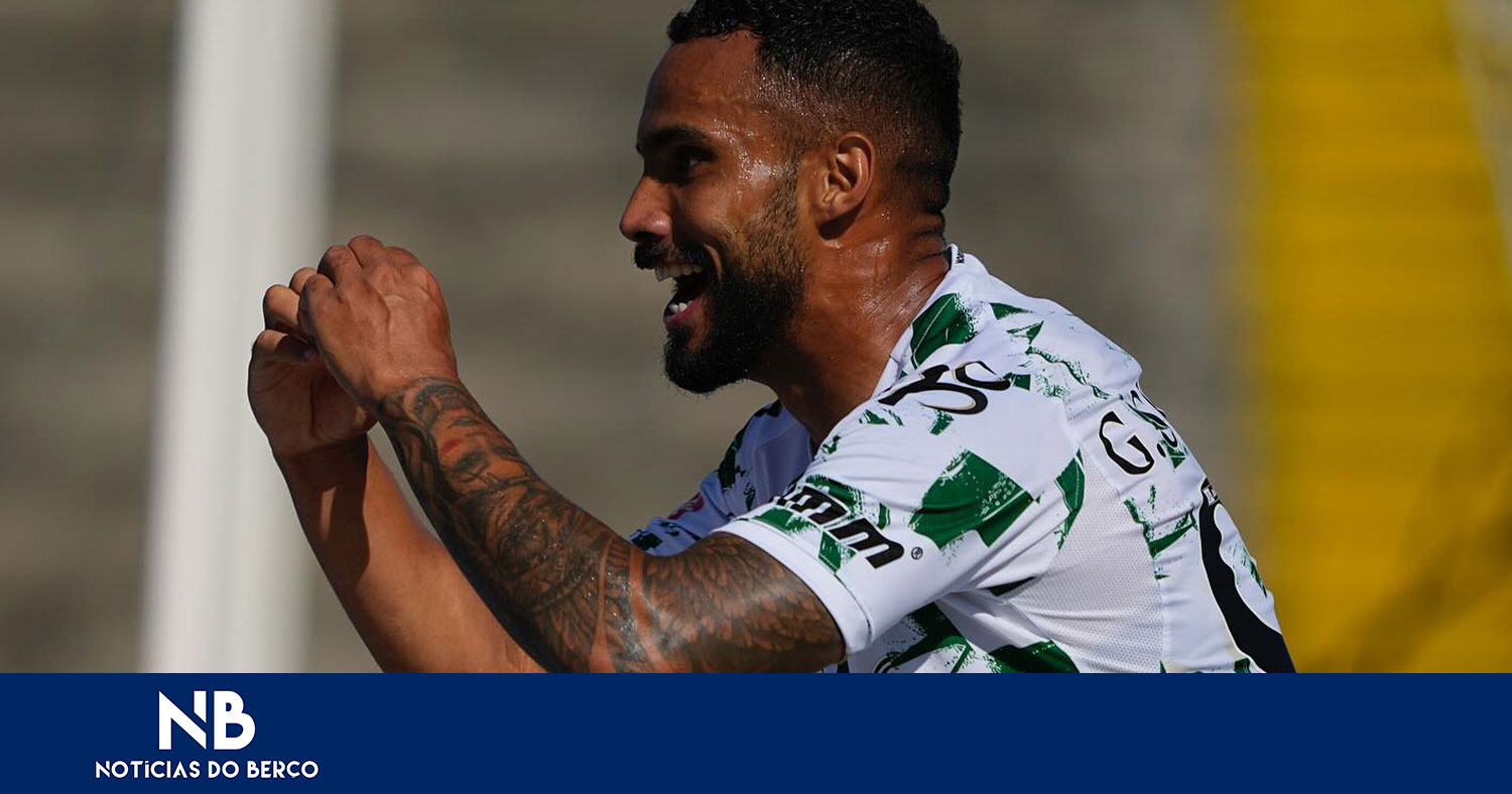Schettine abateu Vitória com dois golos