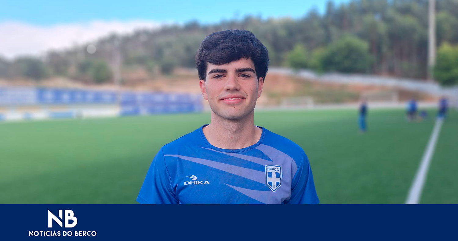 Miguel Ribeiro assina contrato profissional com o Berço