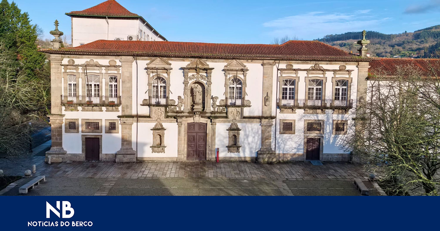 Ricardo Araújo homenageia campeões