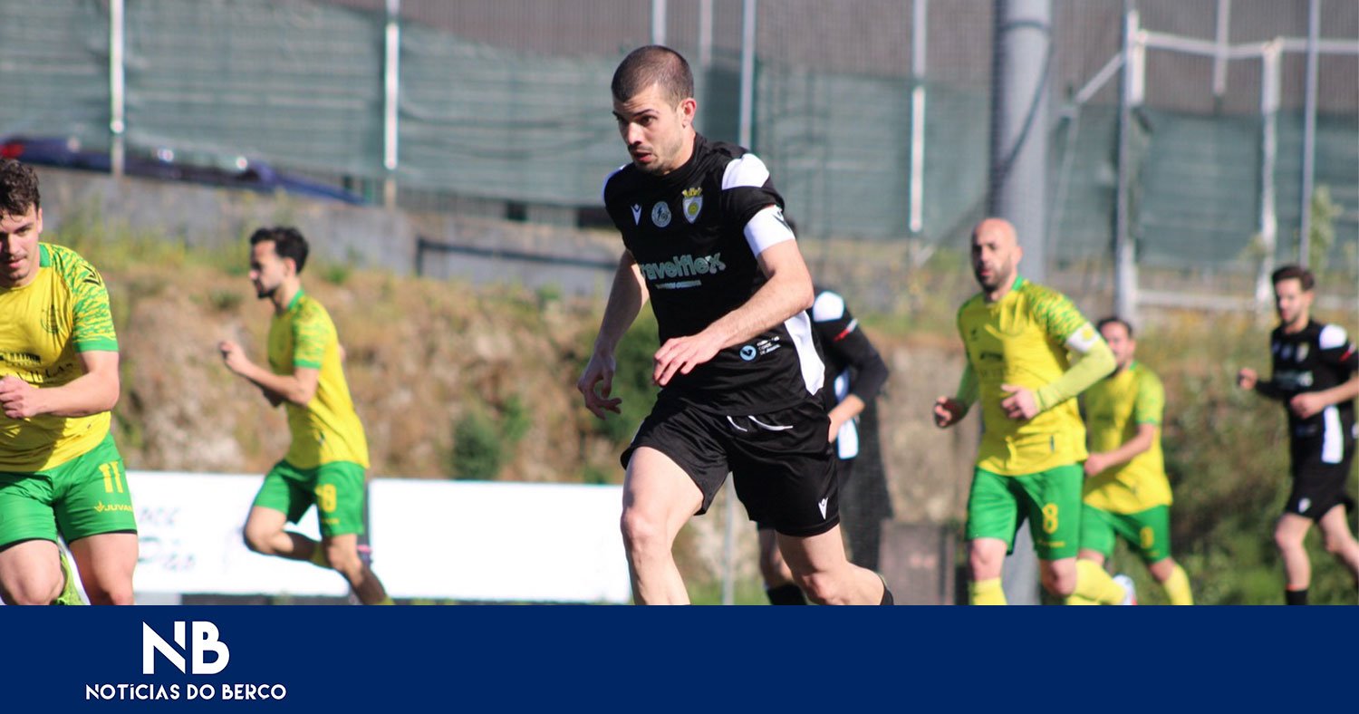 Ronfe com triunfo tranquilo diante o Louro