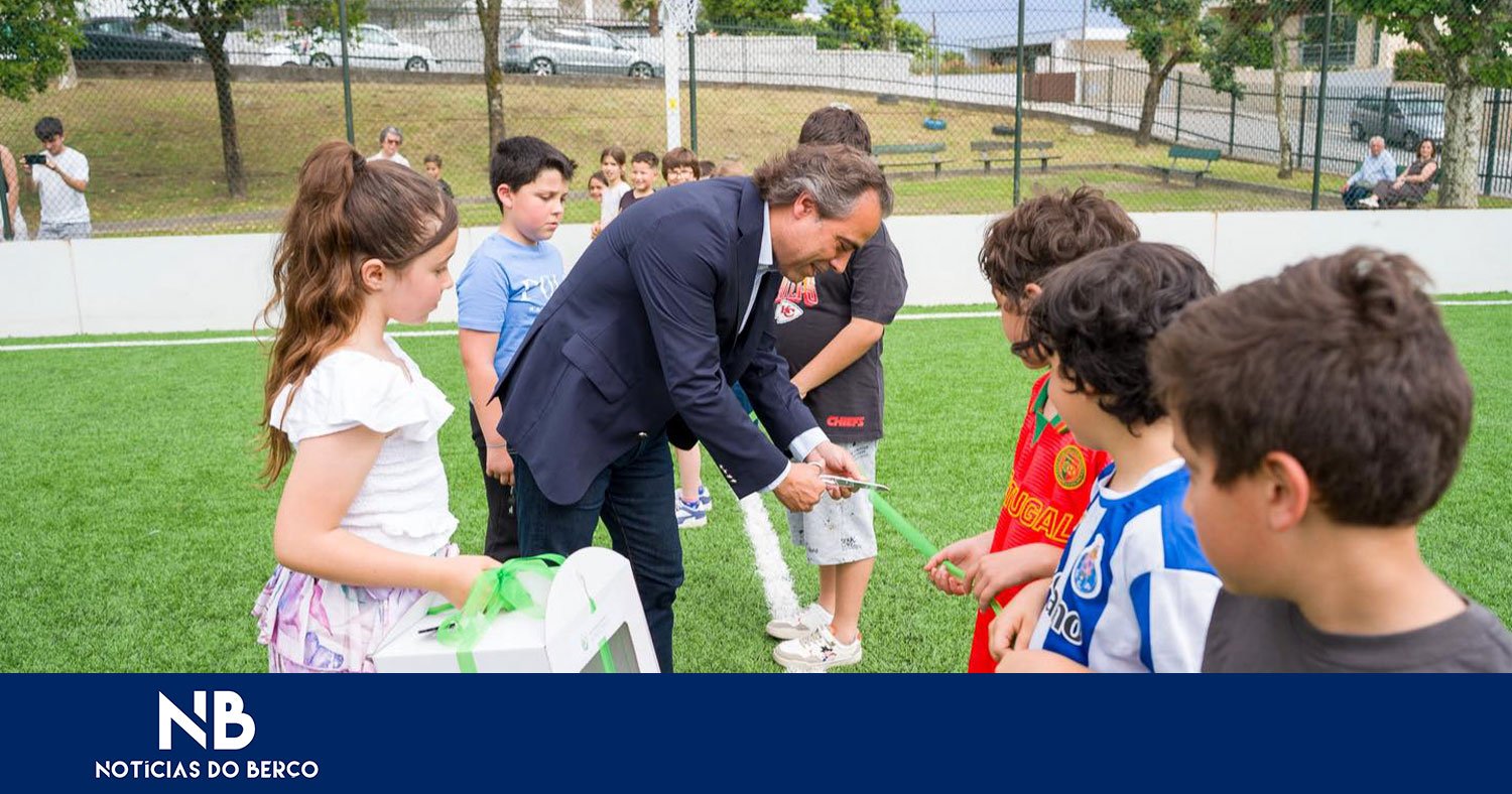 Escola Básica de Agrolongo com novo sintético