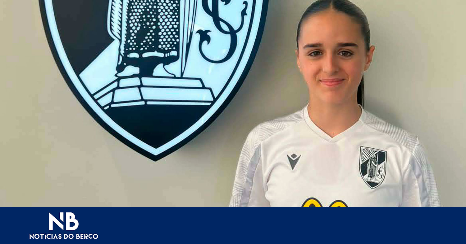 Ana Carolina reforça o Vitória