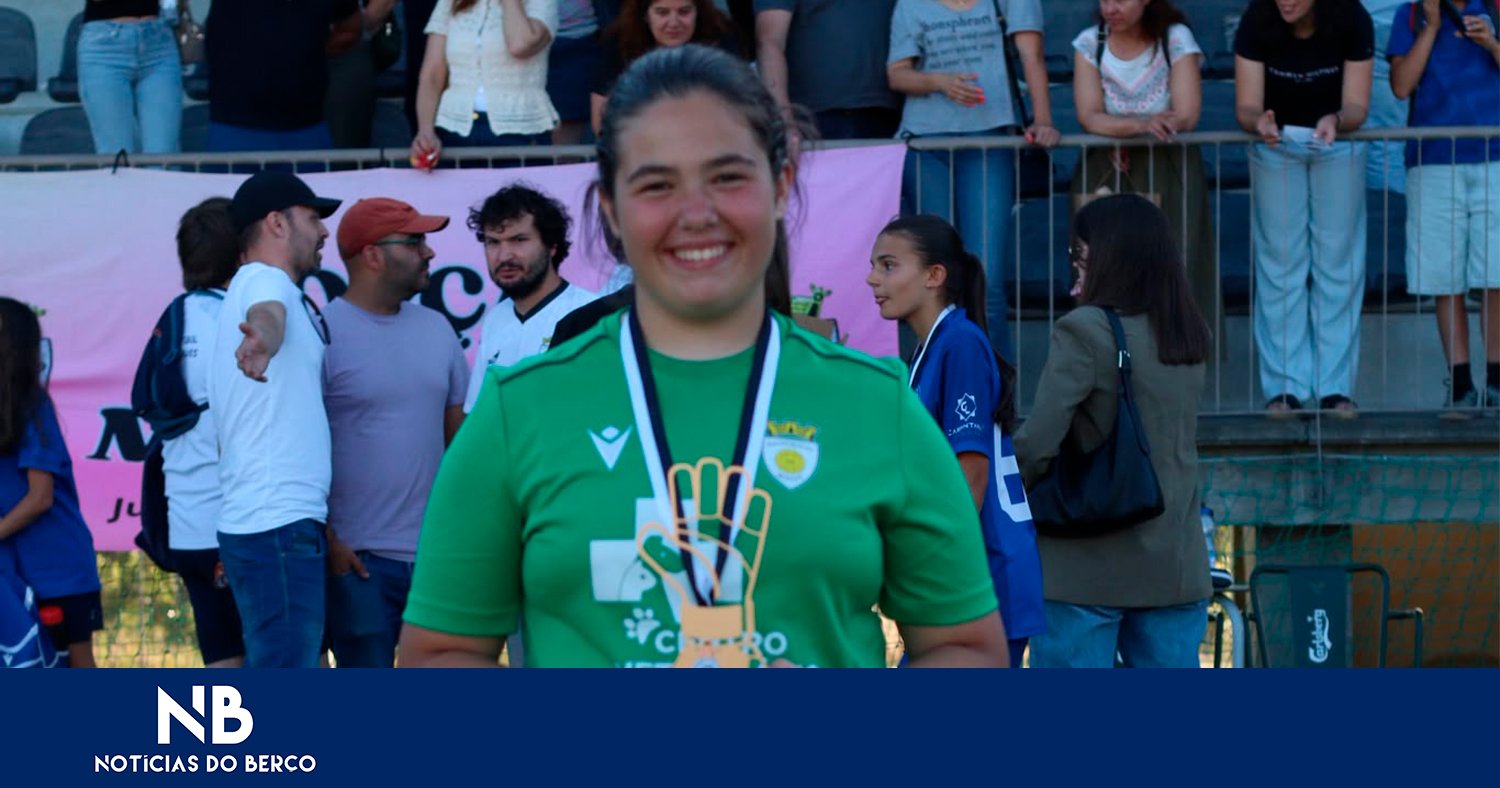 Leonor Carvalho ganhou prémio de melhor guarda-redes