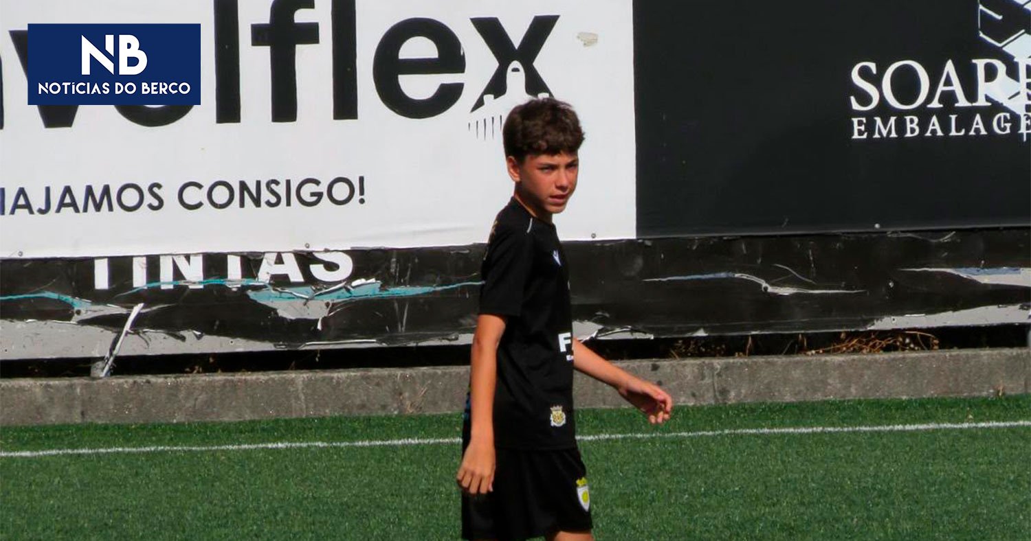 Rodrigo Salazar fica em Ronfe