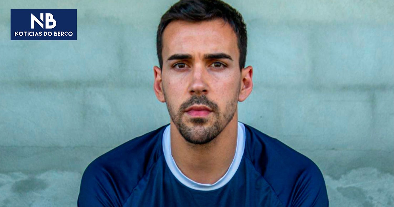 Totas bisou na goleada do Santiago Mascotelos
