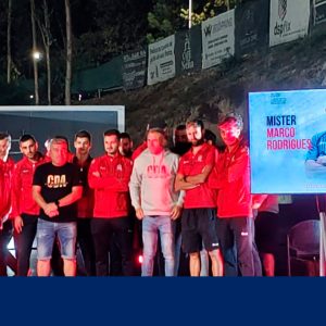 Abação apresentou-se aos sócios e com goleada
