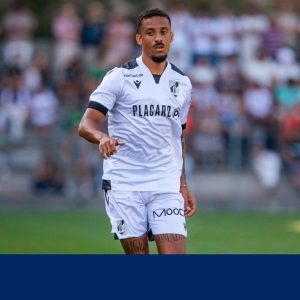 Vitória oficializou saída de Bruno Gaspar