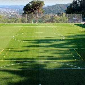 Longos recebe Regadas na apresentação