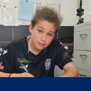 Carolina Oliveira fica no Brito