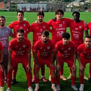 Dérbi termina empatado no arranque do campeonato