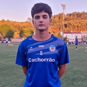 Francisco Pereira renova pelo Santiago Mascotelos