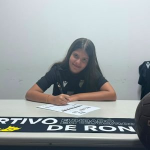 Inês e Iara renovam por uma época