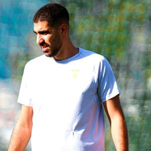 Ronfe segura liderança no dérbi com o Ases
