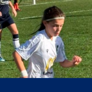 Jovem Kika renova pelo Vitória