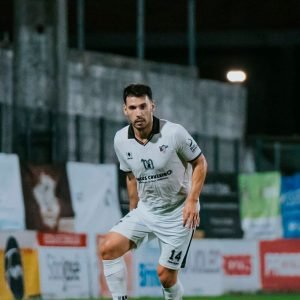 Miguel Ribeiro reforça ataque do Santo Estêvão