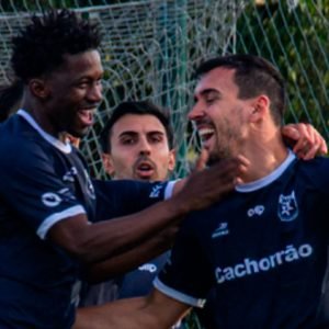 Santiago Mascotelos vence na receção ao Merelinense