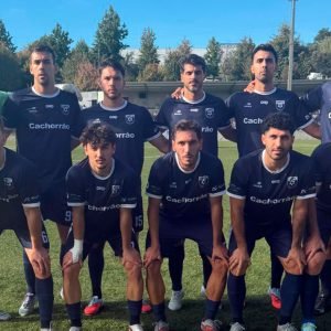 Santiago goleia e permanece invicto