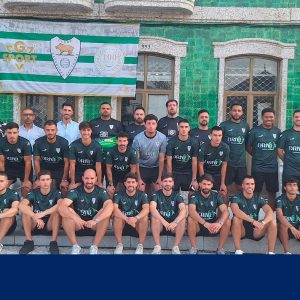 Taipas apresentou-se com oito reforços e seis jogadores da formação