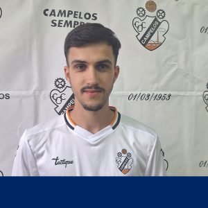 Campelos vence dérbi e isola-se na liderança