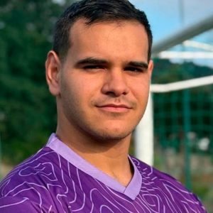 Vítor Hugo renova por mais uma época