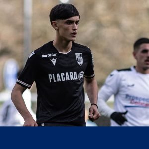 SAD vitoriana segura vários jovens da formação