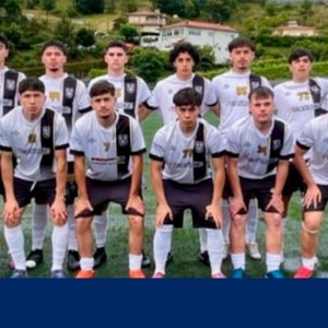 Zacarias bisou no triunfo com o Arões