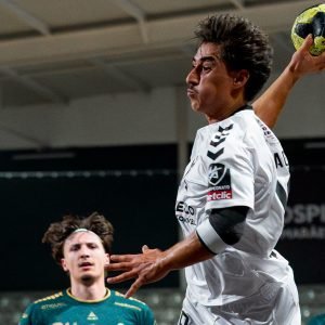 Vitória estreou-se a vencer no campeonato nacional